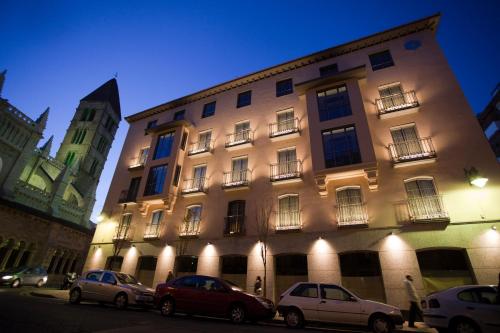 Nexus Valladolid Suites & Hotel