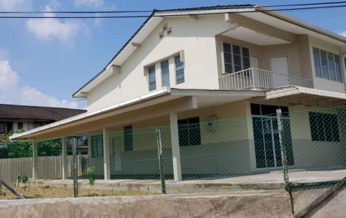 J & I Roomstay 2 Person with shared bathroom, Sibu