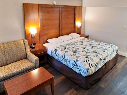 Suites Catonsville MD Baltimore West in Catonsville, USA