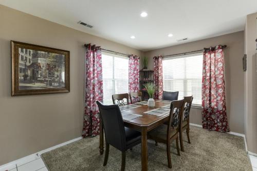 Little house on the Fairway - image 10