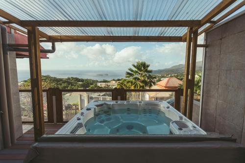 Elégance et Charme Créole, Villa Sahana vue Mer avec Jacuzzi