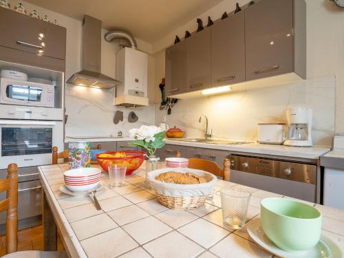 Holiday Home Saint Ideuc by Interhome in Parame