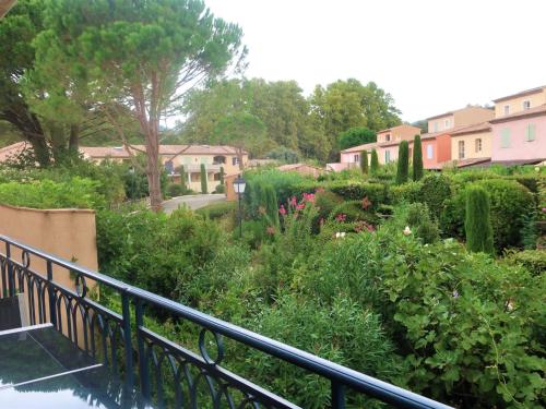 Apartment Le Clos des Vignes by Interhome in La Mole