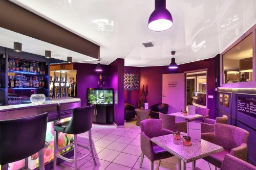 Logis Hôtel Restaurant Europa - Hotel - Maussac