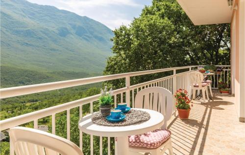  Three-Bedroom Apartment in Zagvozd in Zagvozd