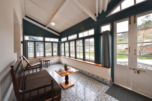 Suite with Garden View image 10