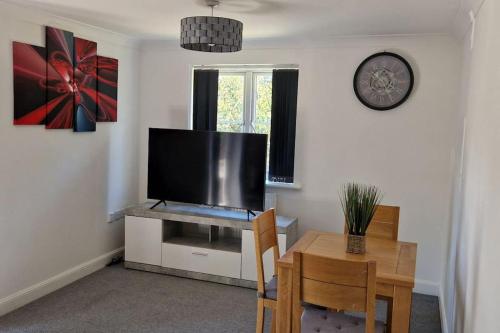 Greenhithe Cosy Apartment, Netflix and Sport Channels in Dartford
