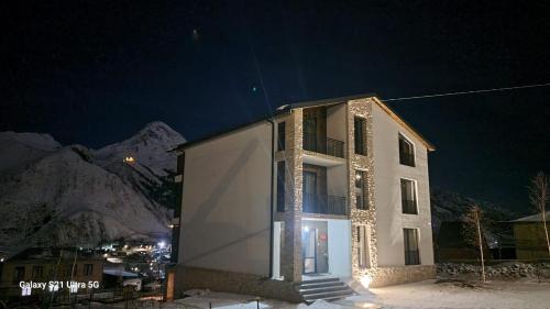 Kazbegi 4U in Καζμπέγκι