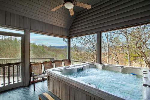 Black Bear Reserve - MTN View, Hot Tub, Game Room image