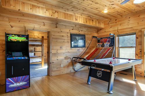 Black Bear Reserve - MTN View, Hot Tub, Game Room thumb 3