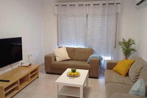 One bedroom private apartment - quiet near a park