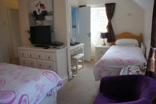 Amazon Guest House - image 3