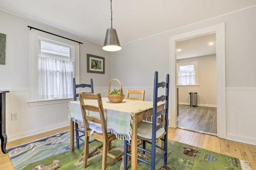 Charming Hamden Home 2 Mi to Yale University in Hamden, USA