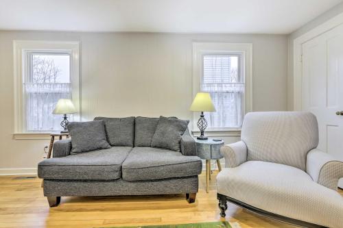 Charming Hamden Home 2 Mi to Yale University in Hamden, USA