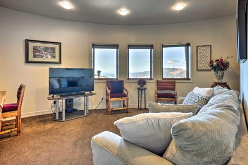 Stunning 360 Ocean Views, Near Redwoods NP! Stunning 360 Ocean Views, Near Redwoods NP!