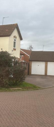 3 Bedroom House For Corporate Stays in Kettering