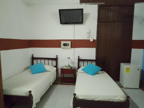 1 double bed, 4 twin beds, 1 bunk bed
