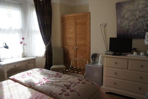 Amazon Guest House - image 8
