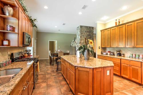 Texas Vacation Rental with Fireplace, Near Lakes in Marshall, USA