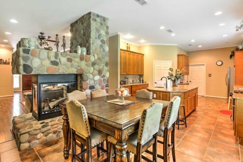 Texas Vacation Rental with Fireplace, Near Lakes in Marshall, USA