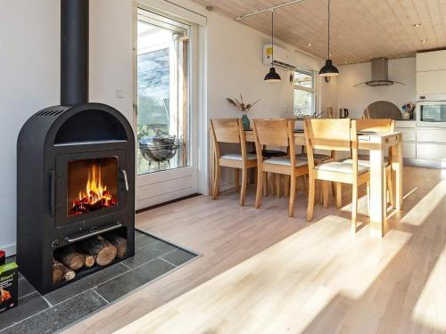 Comoditats, 4 person holiday home in Hals-By Traum in Hals