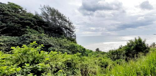 A környék, Isuru Holiday Inn in Matara
