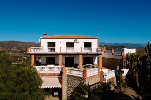 Villa El Palomar Azul with pool and sea view