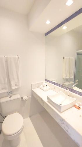 Deluxe King Room image 2