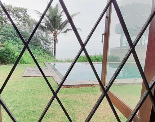 A környék, Isuru Holiday Inn in Matara