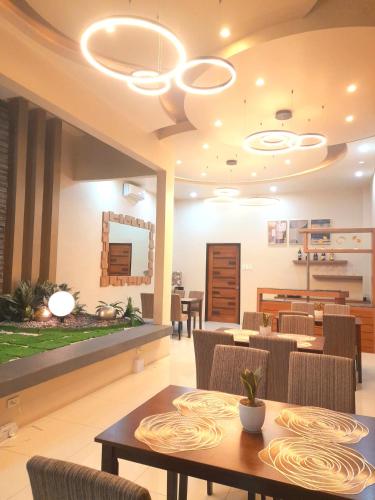 Restaurant, Golden Suites in General Santos City