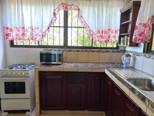 廚房, Casa Montañas Nicoyanas (Casa Montanas Nicoyanas) in 尼科亞