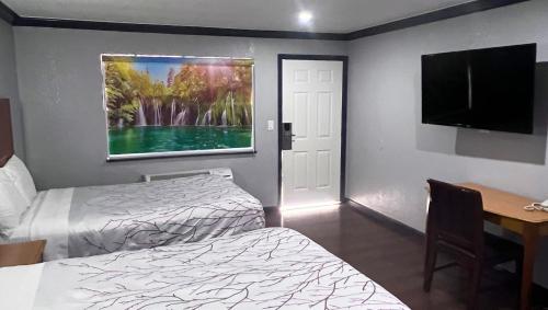 2 double beds