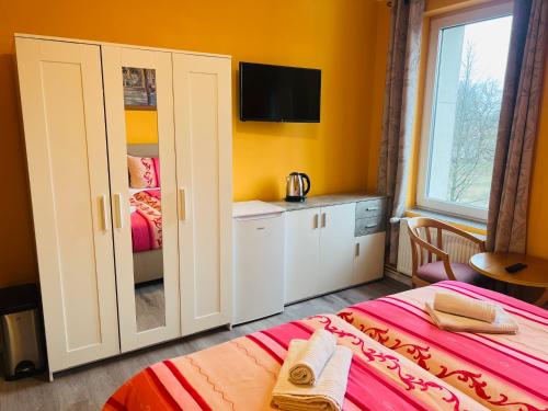 M&M Hotel - Wilhelmsburg - image 4