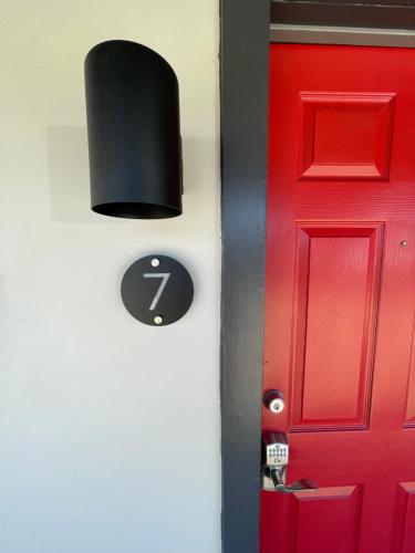 Viking Motel - image 13