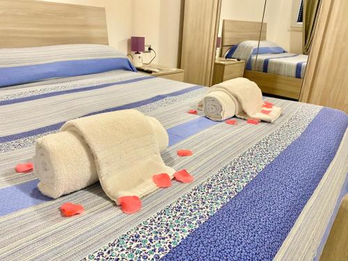 Standard Double Room image 10