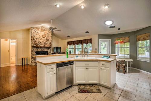 Charming Waldo Getaway Near Lake Santa Fe! in Waldo, USA