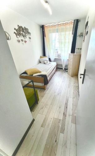 Fabulous Lakeside Family Apartment | 4 Rooms - image 7