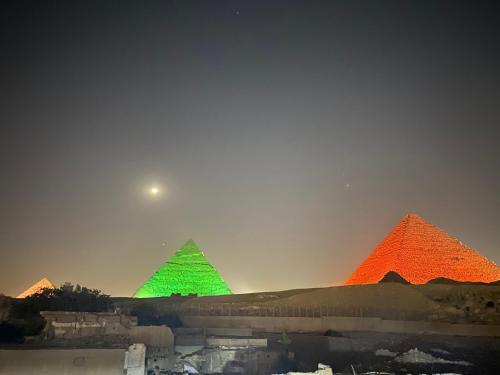 9 Pyramids Lounge