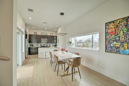 Downtown Houston Townhome with Balcony and Yard! in Houston, USA