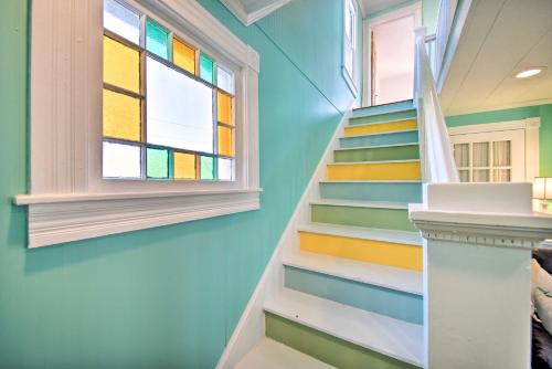 Chincoteague House with Enclosed Porch and Deck