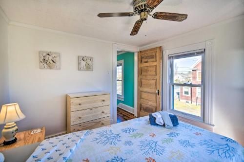 Chincoteague House with Enclosed Porch and Deck