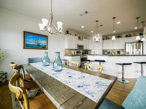 Beachfront Melody in Galveston, USA