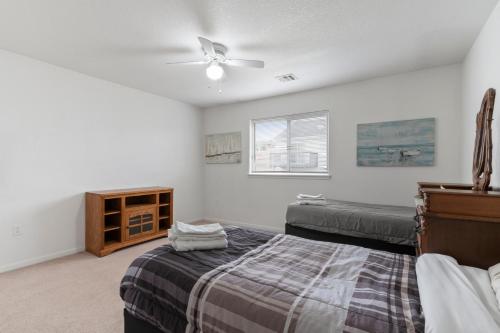 King Bed, Garage and Free Parking, Walkout Deck KMN1212 in Anderson Avenue