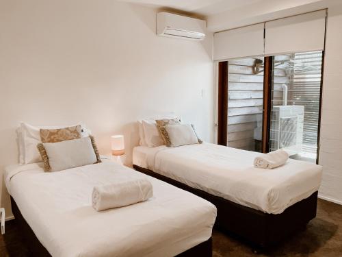 Three-Bedroom Apartment with Pool View - Butter Factory #1 image 8