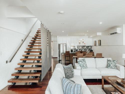 Three-Bedroom Apartment with Pool View - Butter Factory #1 image 9
