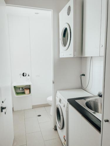 Three-Bedroom Apartment with Pool View - Butter Factory #1 image 1
