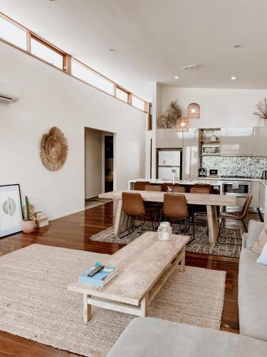 Three-Bedroom Loft Apartment - Butter Factory #12 image 5
