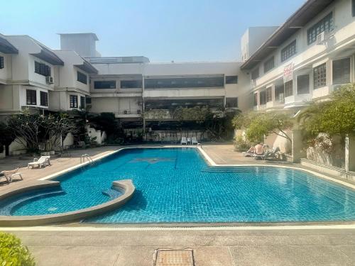 Cool condo