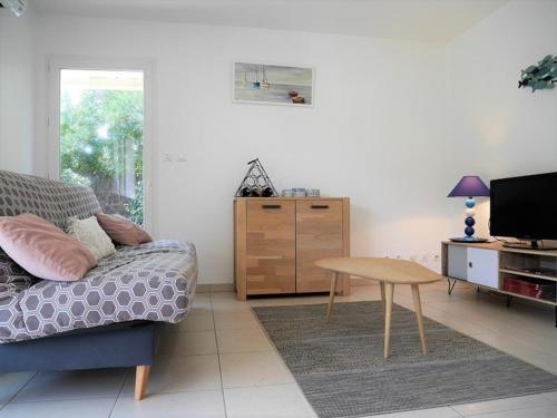 Apartment (4 Adults) image 9