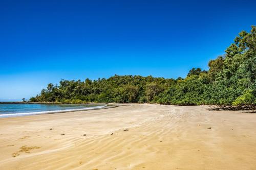 Cottonwood Beachfront Estate, Pebbly Beach